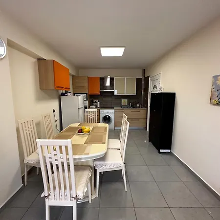 Apartment Mezzarina *