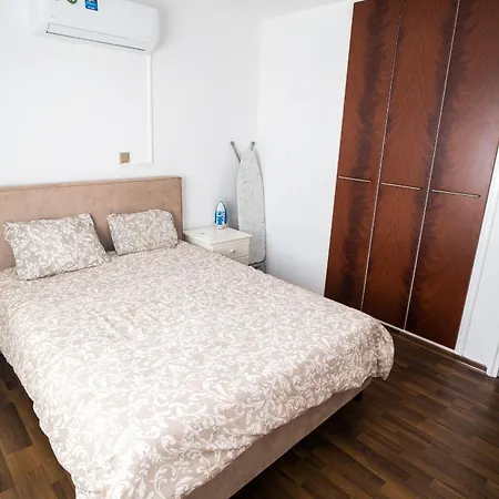 Mezzarina أيا نابا